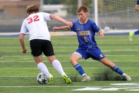 Flivvers handle Hodags, 4-1